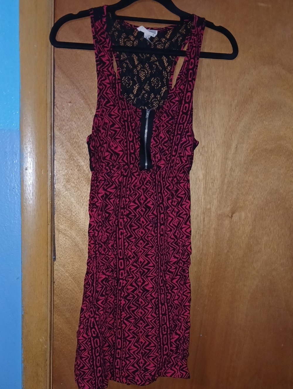 Womens Kirra Red Patterned Midi Dress with Lace Back and Front Zip Sz: S